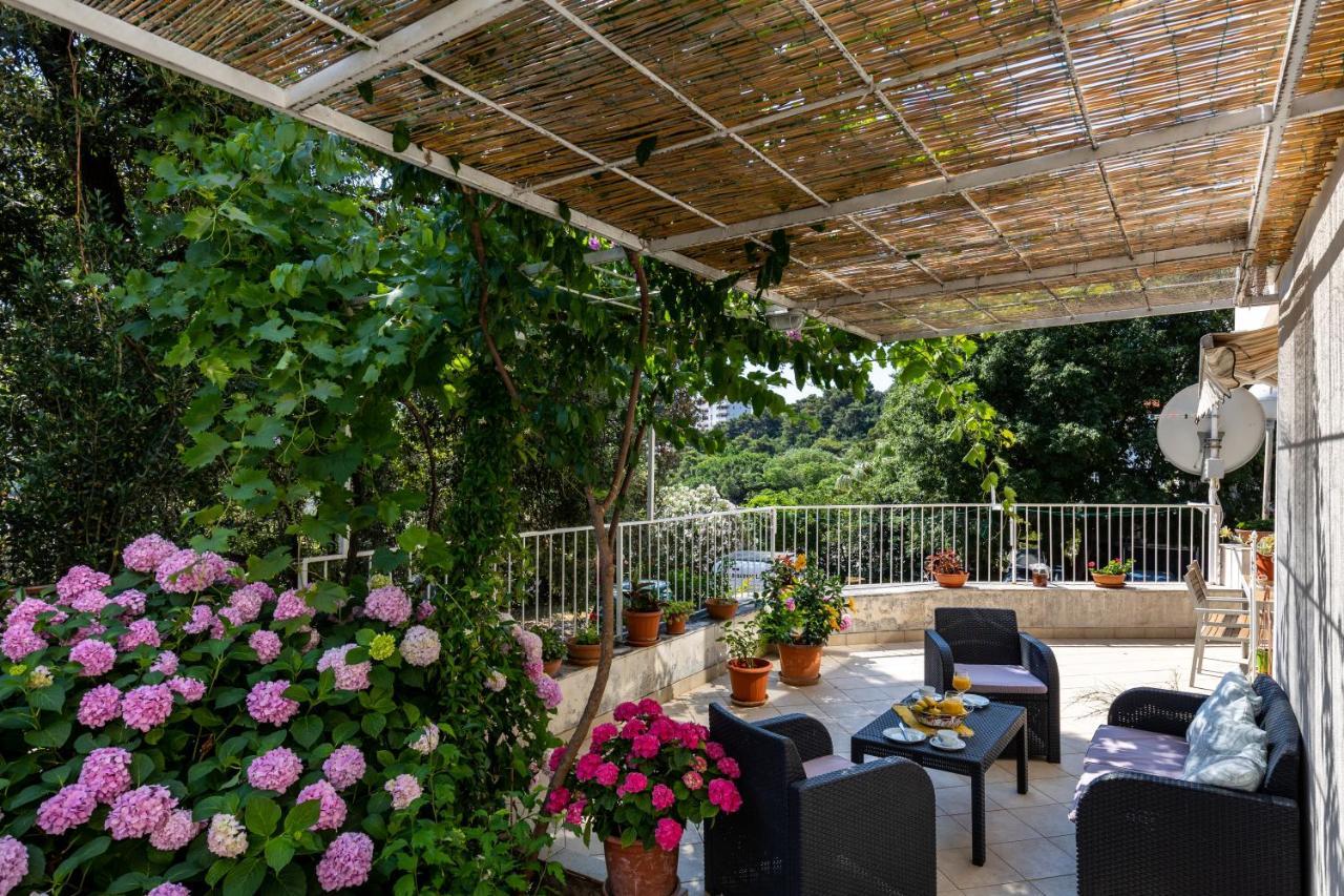 And Lena Guest house 3*