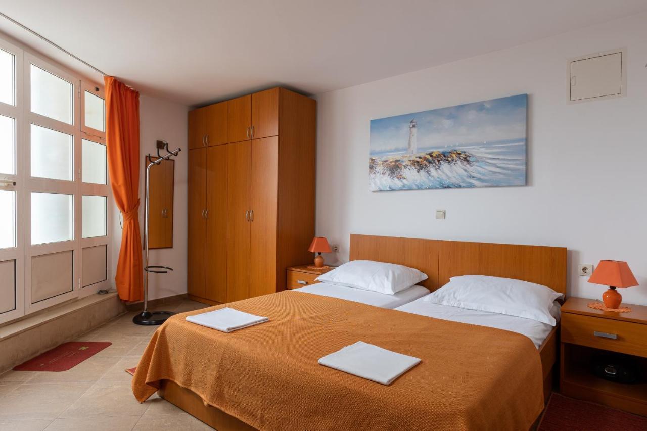 And Lena Guest house 3*